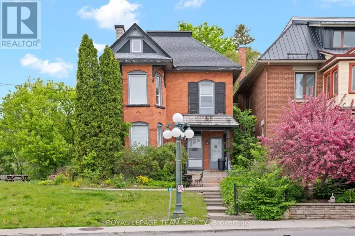 House for sale: 422 DONALD B MUNRO DRIVE, Ottawa