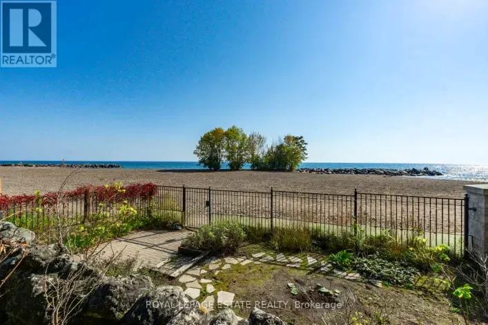 422 LAKE FRONT, Toronto