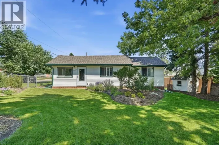 422 Sunset Boulevard NW, Diamond Valley