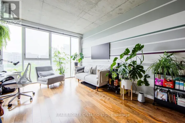 423 - 32 TROLLEY CRESCENT, Toronto