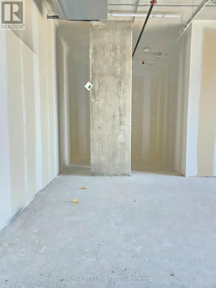 423 - 600 DIXON ROAD, Toronto