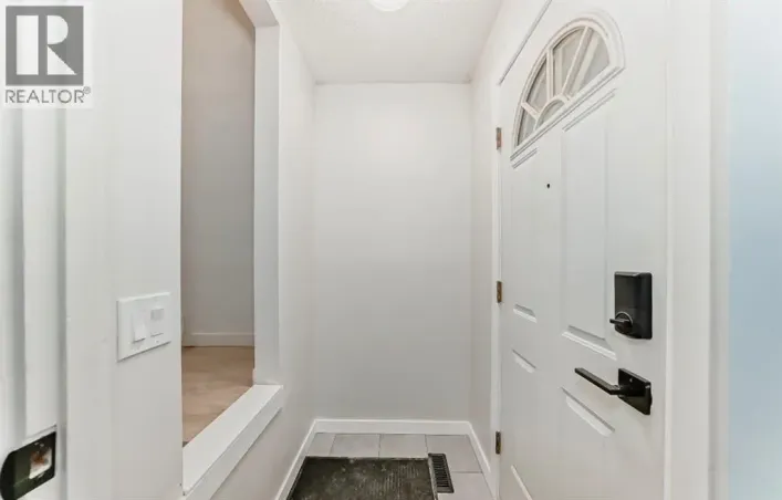 423 Regal Park NE, Calgary