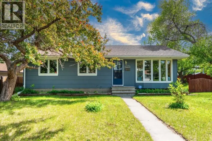 423 Spyhill Road NW, Calgary