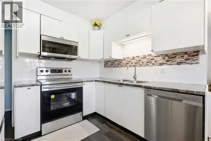 423 WESTWOOD Drive Unit# 43, Kitchener