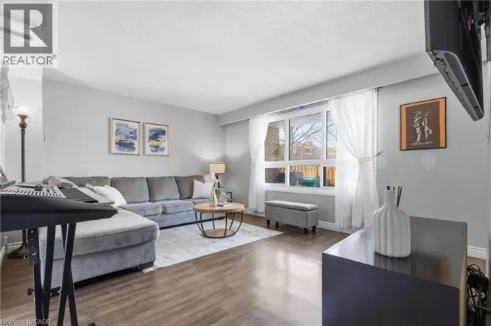 423 WESTWOOD Drive Unit# 44, Kitchener
