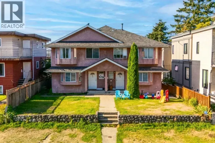 423-425 E 2ND STREET, North Vancouver