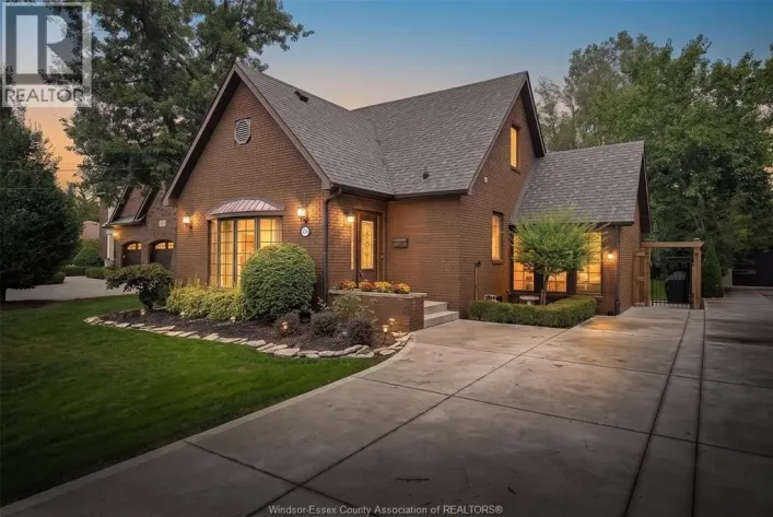 4236 ROSELAND DRIVE East, Windsor