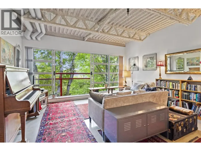 424 350 E 2ND AVENUE, Vancouver