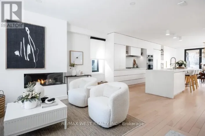 424 CLENDENAN AVENUE, Toronto