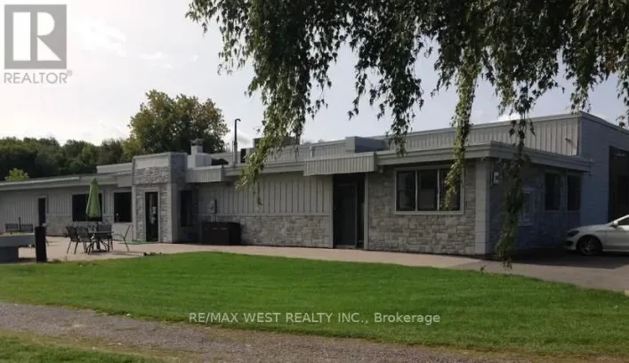 424 PENETANGUISHENE ROAD, Springwater