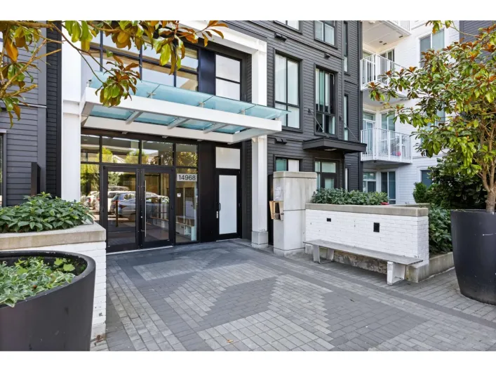425 14968 101A AVENUE, Surrey