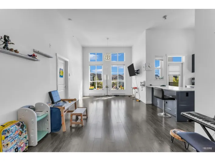 425 15138 34 AVENUE, Surrey