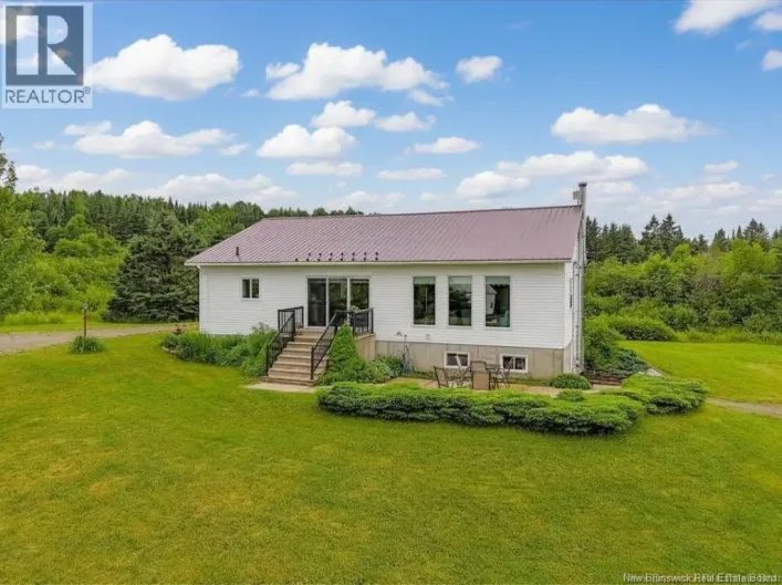 House for sale: 425 Landsdowne Road, Lansdowne