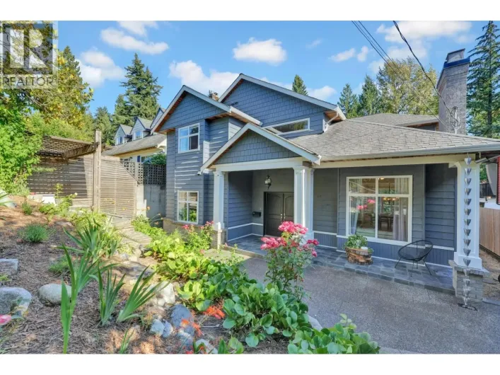425 TEMPE CRESCENT, North Vancouver