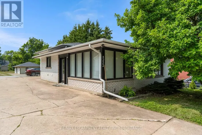 4252 WILLIAM STREET, Lincoln