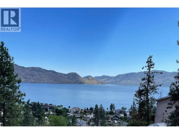 4258 4th Avenue, Peachland