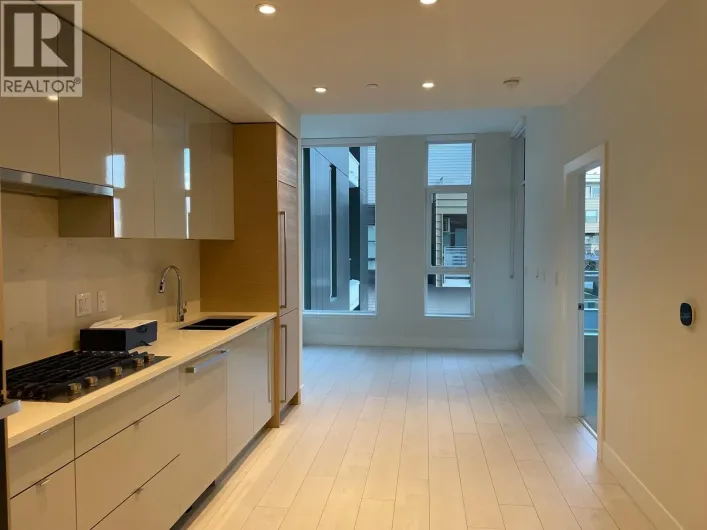 426 3438 SAWMILL CRESCENT, Vancouver