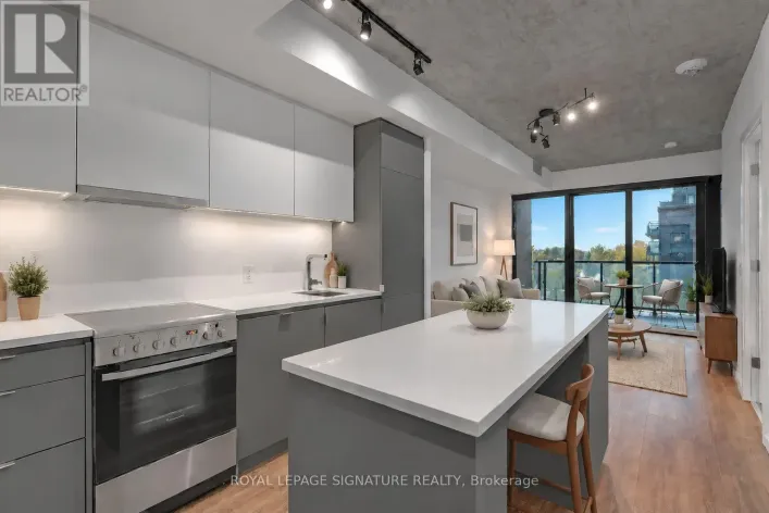 426 - 7 SMITH CRESCENT, Toronto