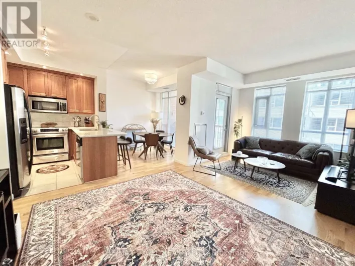 426 - 900 MOUNT PLEASANT ROAD, Toronto