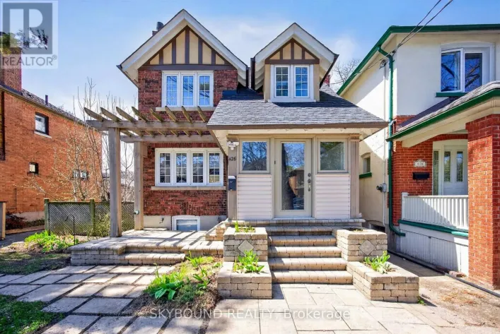 426 ARMADALE AVENUE, Toronto