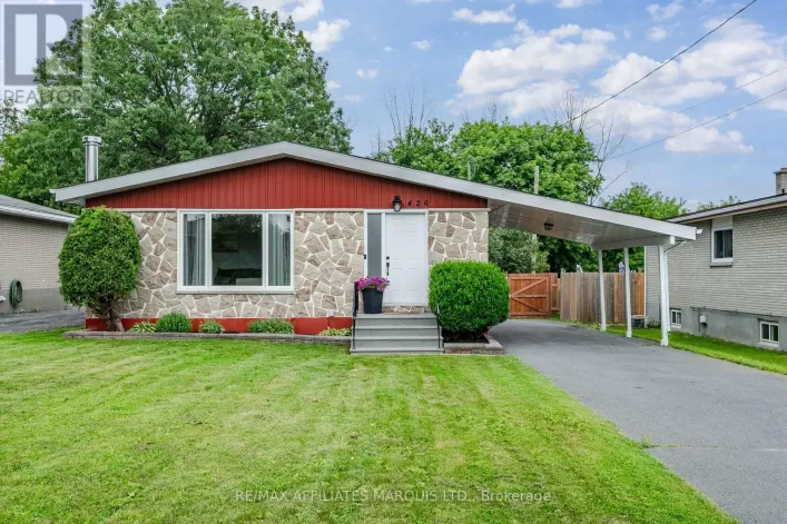 426 BELLEVUE CRESCENT, Cornwall
