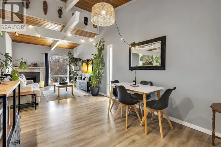 426 Pinemont Gate NE, Calgary