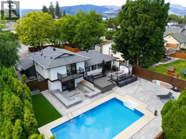 4265 Lakeshore Road, Kelowna