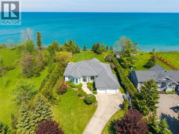 4266 BLUEPOINT DRIVE, Plympton-Wyoming