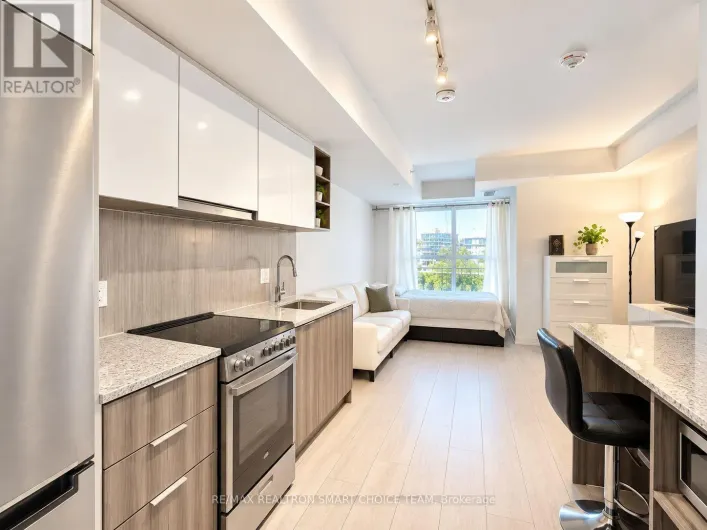 427 - 31 TIPPETT ROAD, Toronto