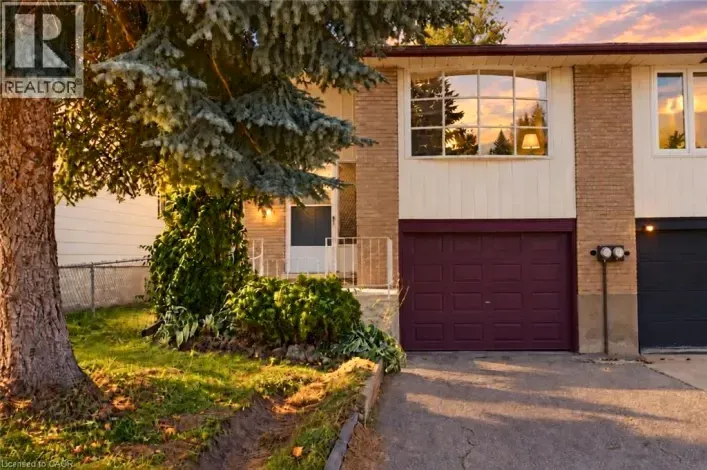 House for sale: 427 LAWRENCE Avenue, Kitchener
