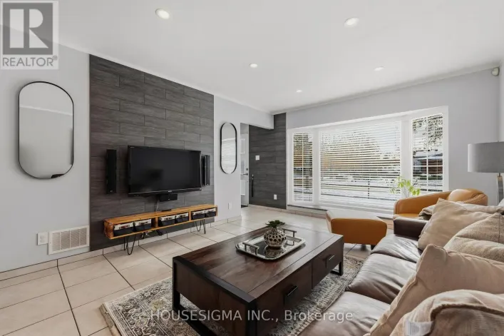 427 LOLITA GARDENS, Mississauga