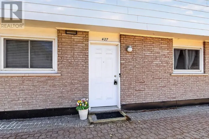 Row / Townhouse for sale: 427 MOODIE DRIVE, Ottawa