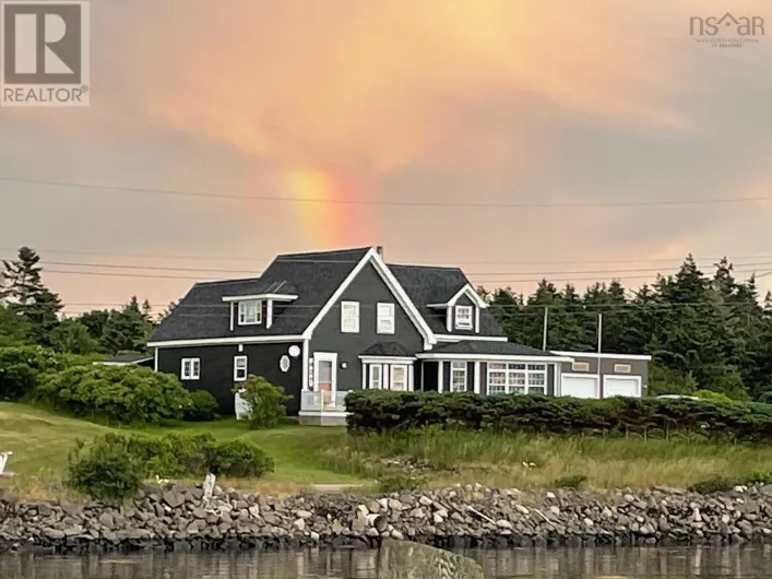 427 Overcove Road, Freeport