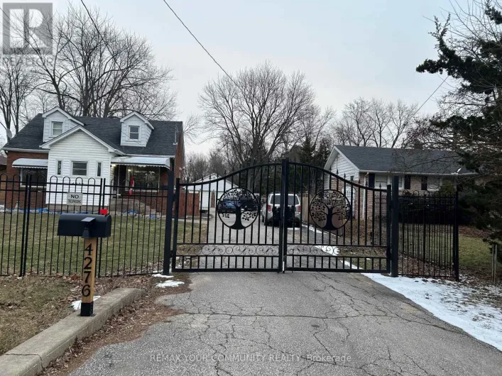 4276 HOWARD AVENUE, Windsor