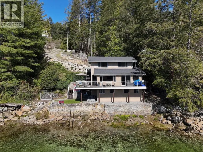 4279 FRANCIS PENINSULA ROAD, Madeira Park