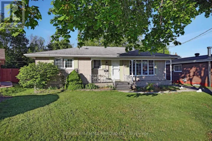 428 BELLEVUE CRESCENT, Cornwall
