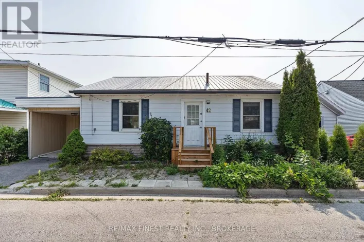 42A HILL STREET, Prince Edward County