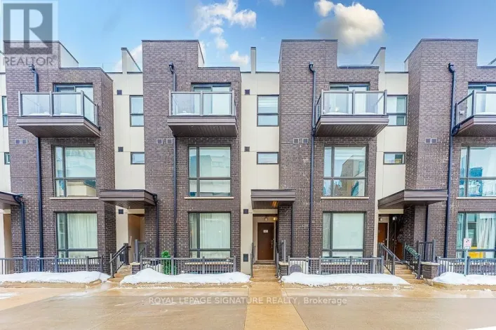 43 - 26 FIELDWAY ROAD, Toronto