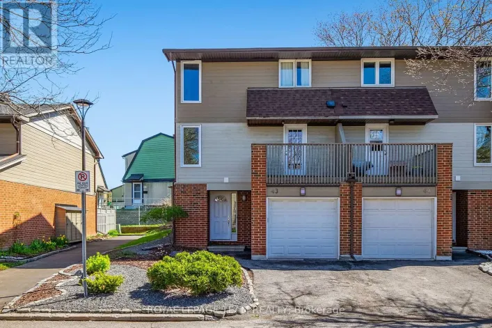 43 - 3205 UPLANDS DRIVE NE, Ottawa