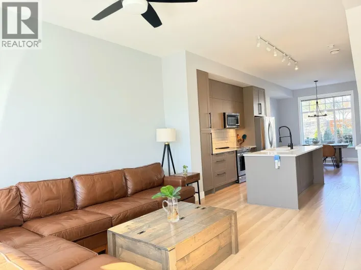 43 3552 VICTORIA DRIVE, Coquitlam