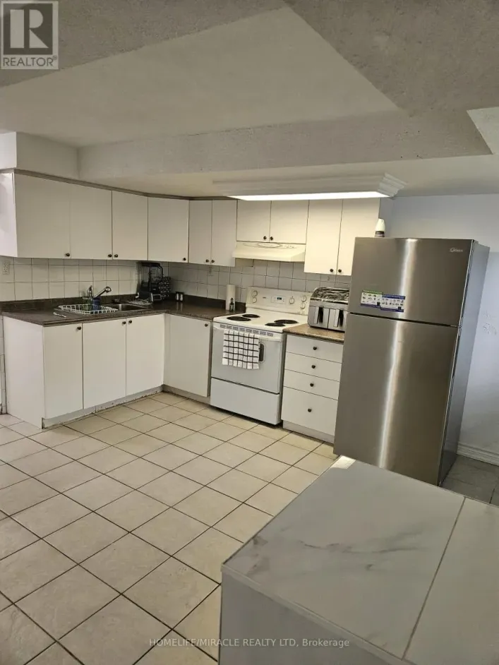 43 BLOSSOM AVENUE W, Brampton