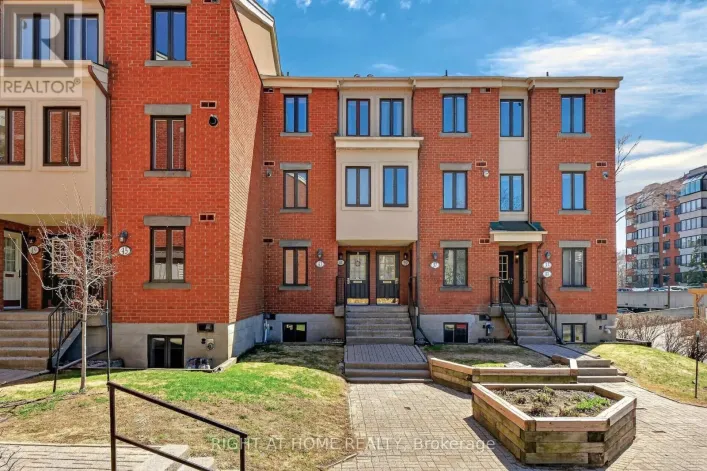 43 CRISPIN PRIVATE, Ottawa