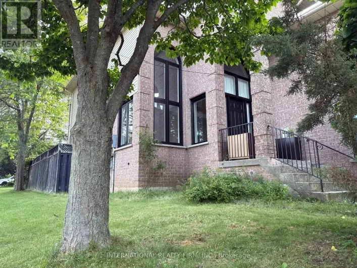 43 FALCONRIDGE DRIVE, Hamilton
