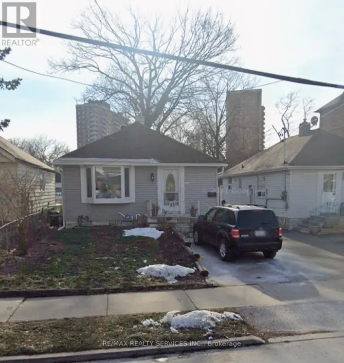 43 HARDING AVENUE, Toronto