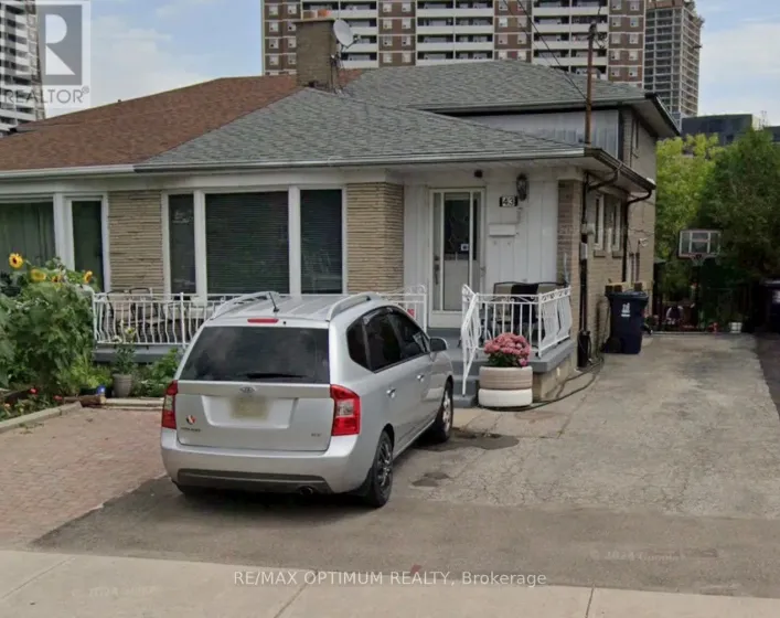 43 LINDYLOU ROAD, Toronto