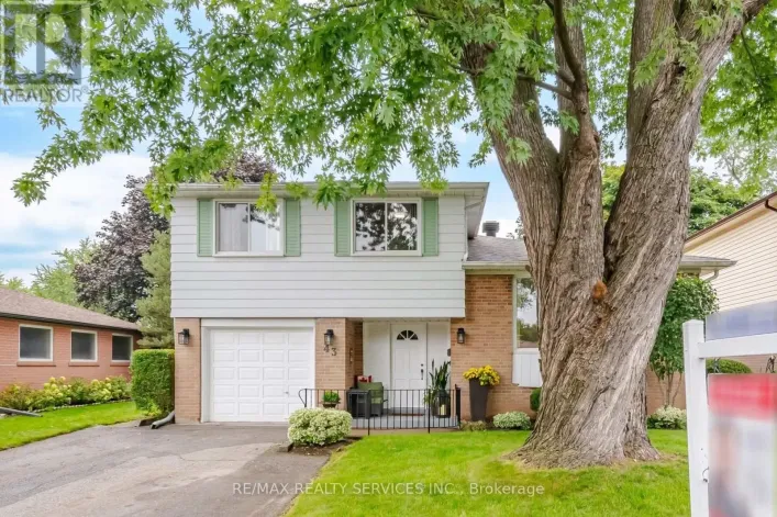 43 MELVILLE CRESCENT, Brampton
