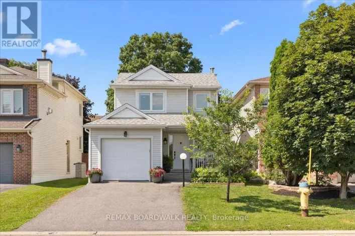 43 PEACOCK CRESCENT, Ottawa