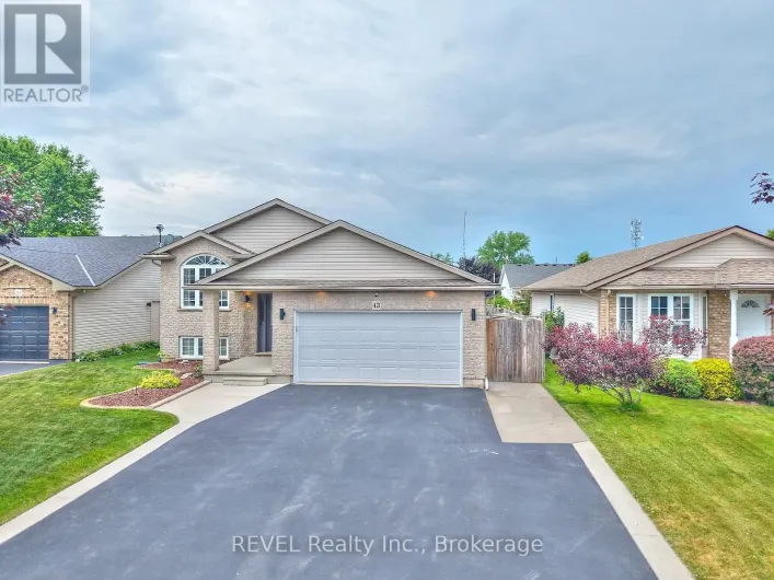 43 ROCHELLE CRESCENT, Fort Erie
