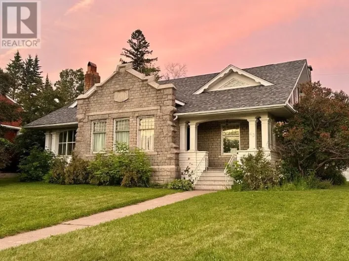 43 Summit Ave, Thunder Bay