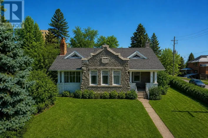 43 Summit AVE, Thunder Bay